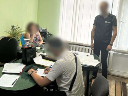 У Кременці слідчі повідомили про підозру місцевим посадовцям: серед підозрюваних депутатка міської ради
