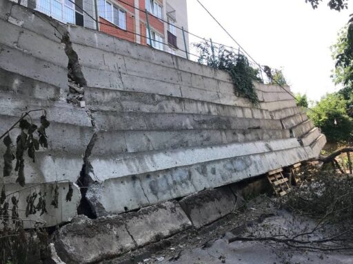У Тернополі обвалилась підпірна стіна: розробник проєкту назвав причину