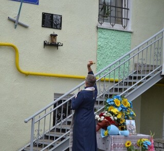 У Тернополі відкрили меморіальну таблицю Герою захиснику Віталію Венгеру